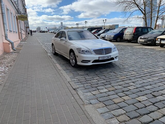 Mercedes S-class W221 Long белый (2010)