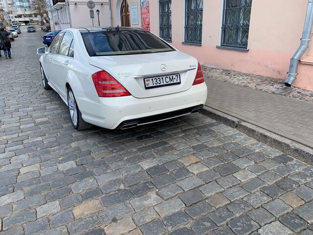 Mercedes S-class W221 Long белый (2010)