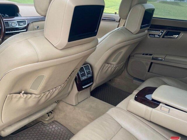 Mercedes S-class W221 Long белый (2010)
