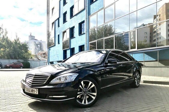 Аренда черного Mercedes S-class W221 Long с водителем в Минске | VIP Cortege