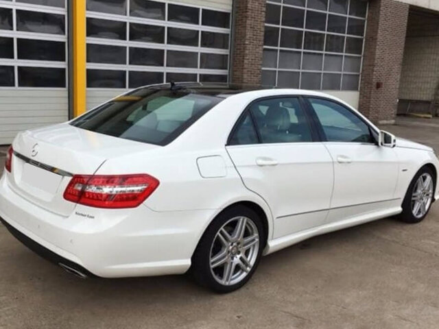 Mercedes E-class W-212 белый