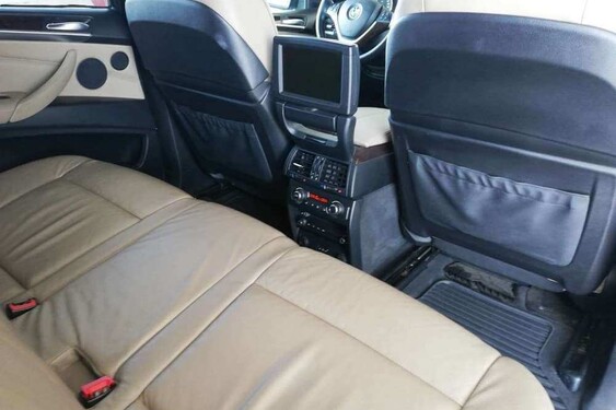 BMW X5 E70 белый