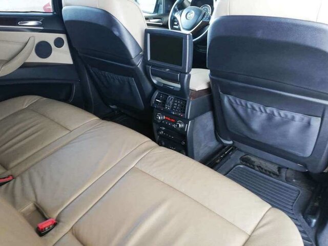 BMW X5 E70 белый