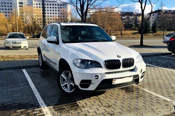 BMW X5 E70 белый