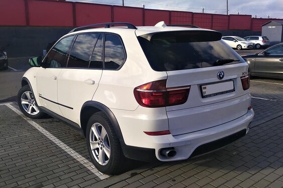 BMW X5 E70 белый