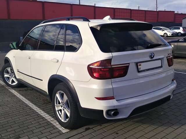 BMW X5 E70 белый
