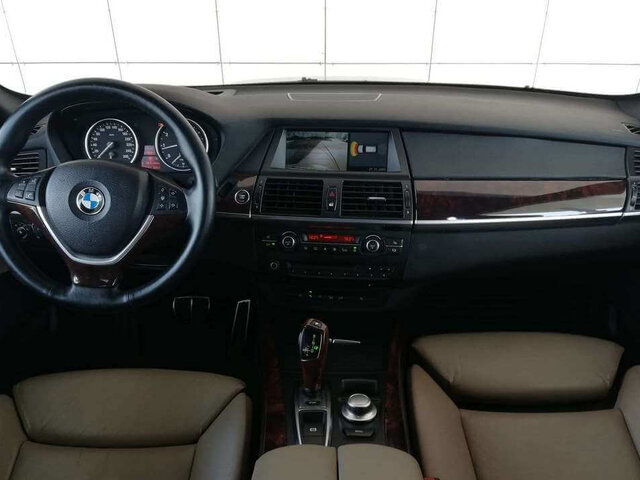BMW X5 E70 белый