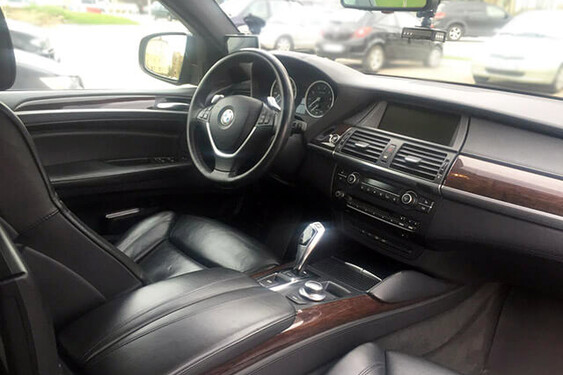 BMW X5 E70 черный