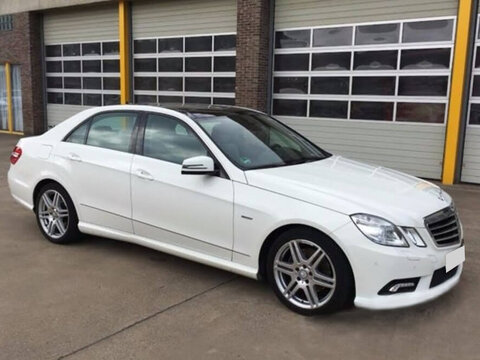 Mercedes E-class W-212 белый