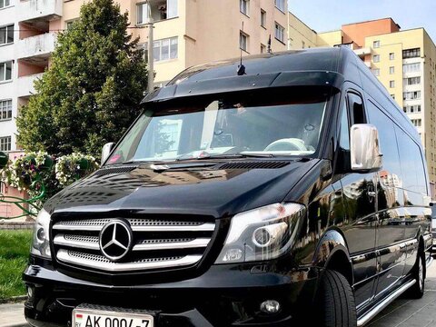 Mercedes Sprinter черного цвета